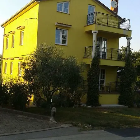 Apartment Luiza Funtana Buitenkant foto